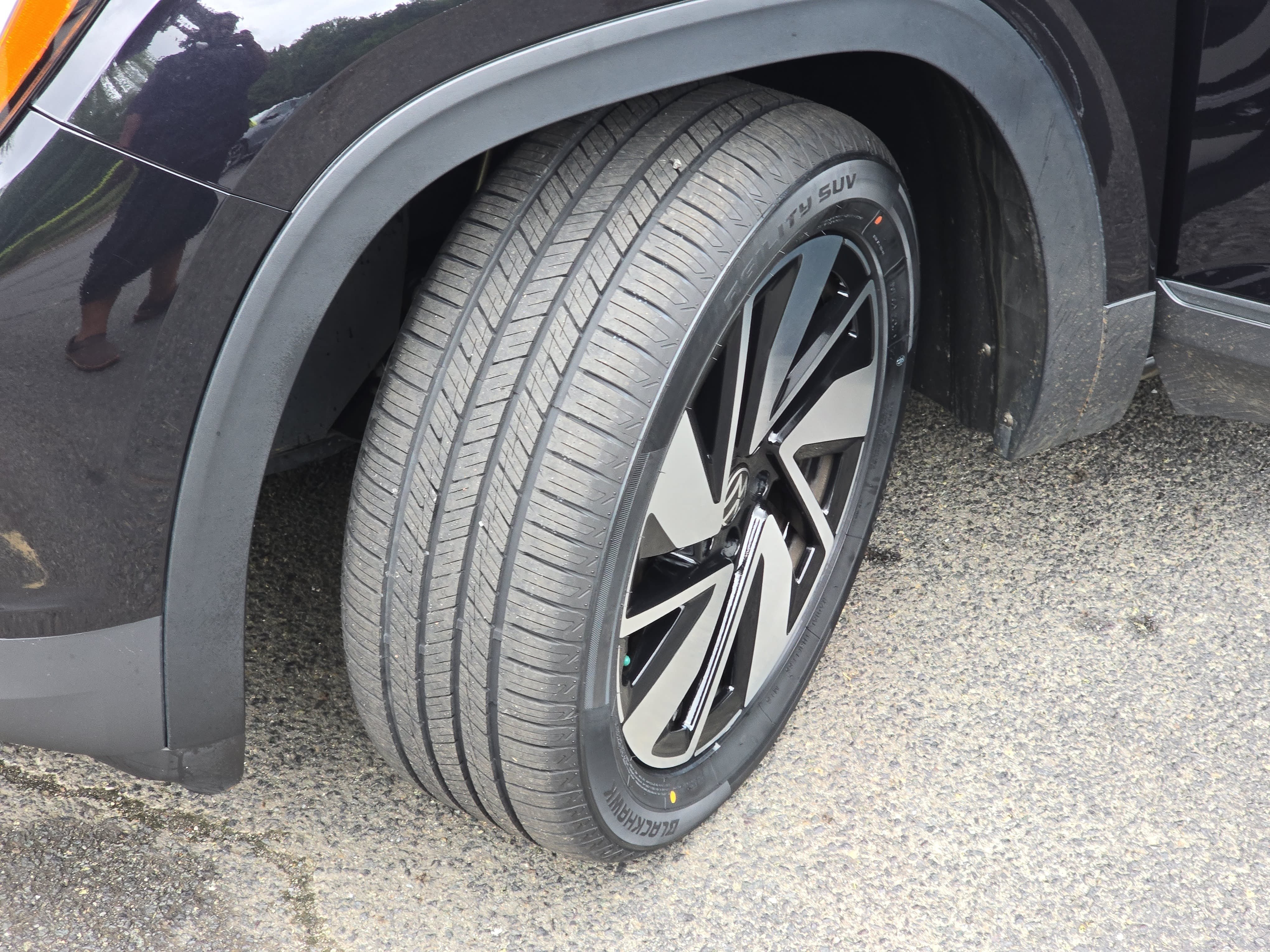 Certified 2024 Volkswagen Atlas SE FWD image 35