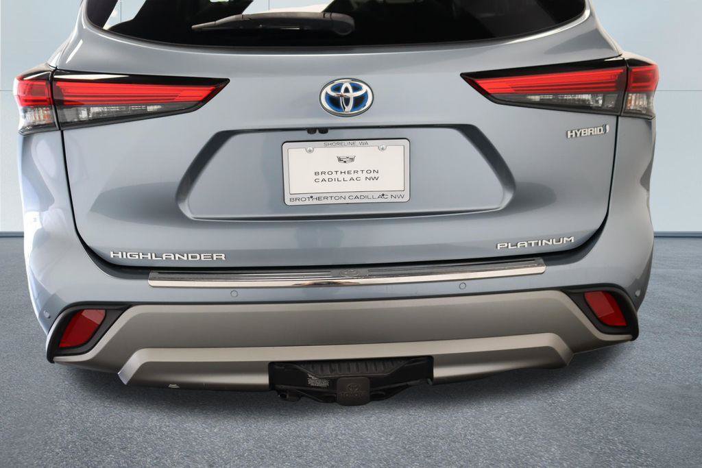 Used 2021 Toyota Highlander Platinum AWD/4WD image 16