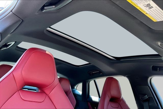 Used 2025 Porsche Panamera RWD image 25