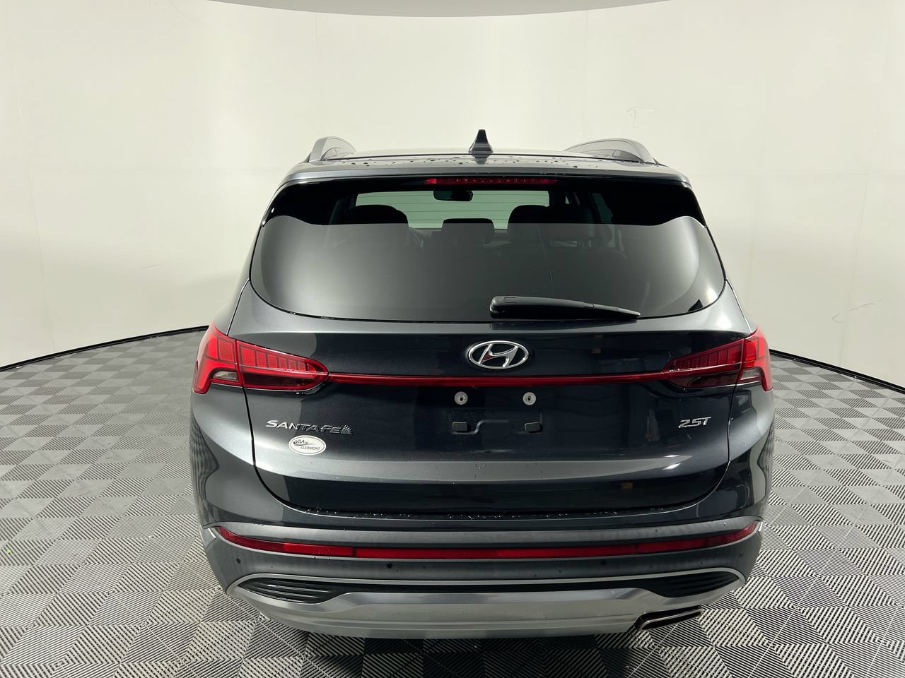 Used 2022 Hyundai Santa Fe Limited w/ Cargo Package FWD image 4