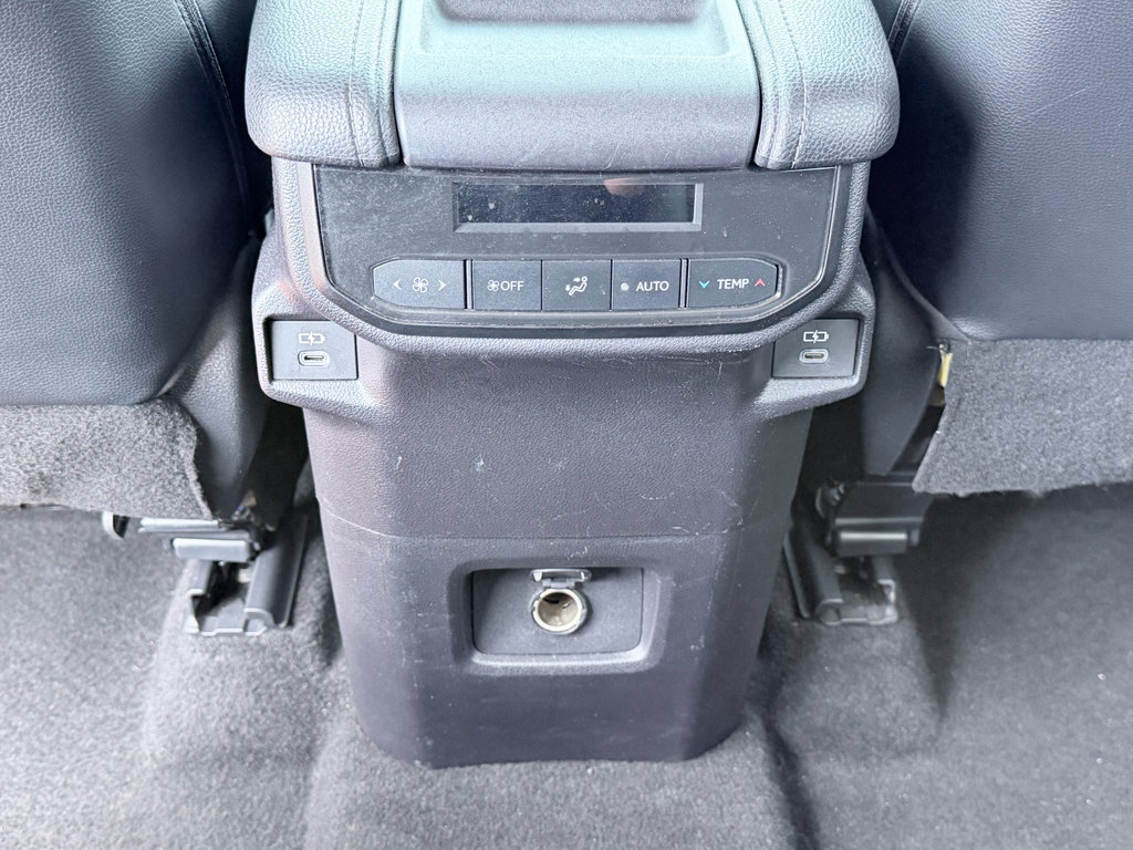 Used 2024 Toyota Grand Highlander AWD image 30