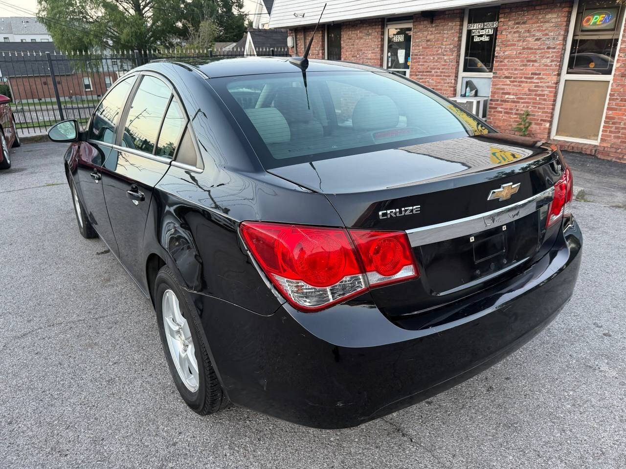 Used 2014 Chevrolet Cruze LT FWD image 8