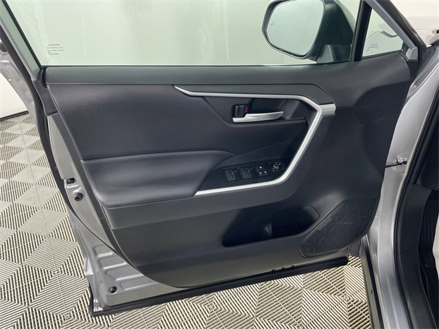 Used 2025 Toyota RAV4 XLE image 15