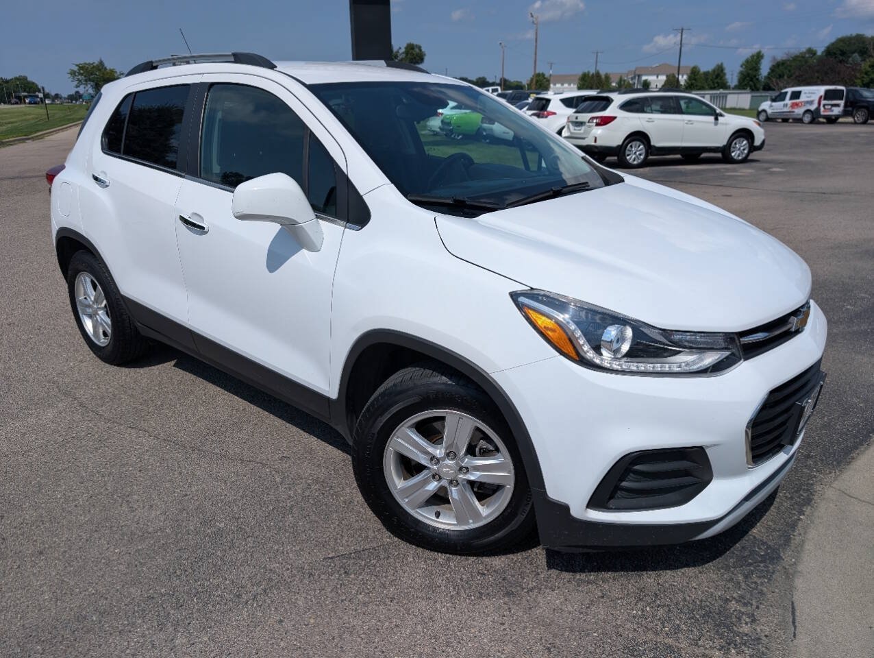 Used 2019 Chevrolet Trax LT w/ LT Convenience Package FWD image 3