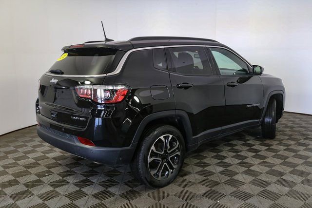 Used 2024 Jeep Compass Limited image 13