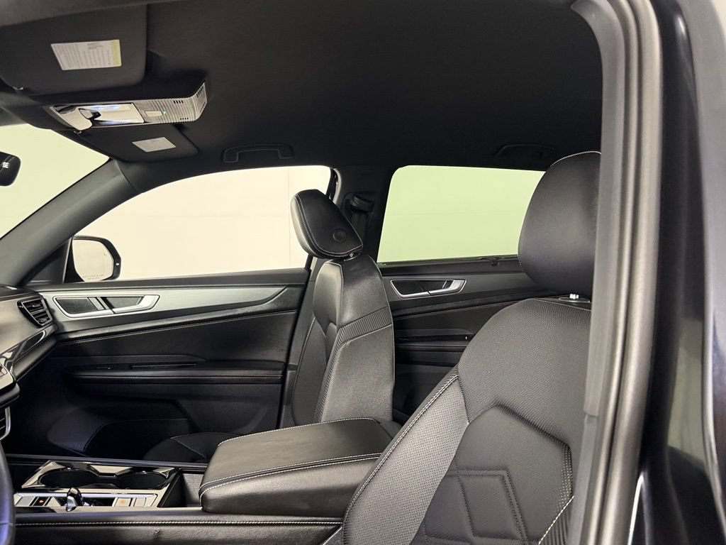 Used 2026 Volkswagen Atlas Cross Sport SE FWD image 19