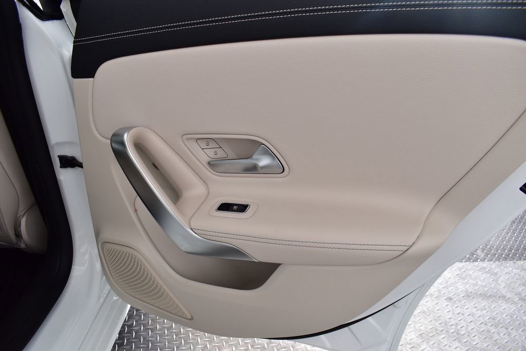 Used 2023 Mercedes-Benz CLA 250 4MATIC image 34