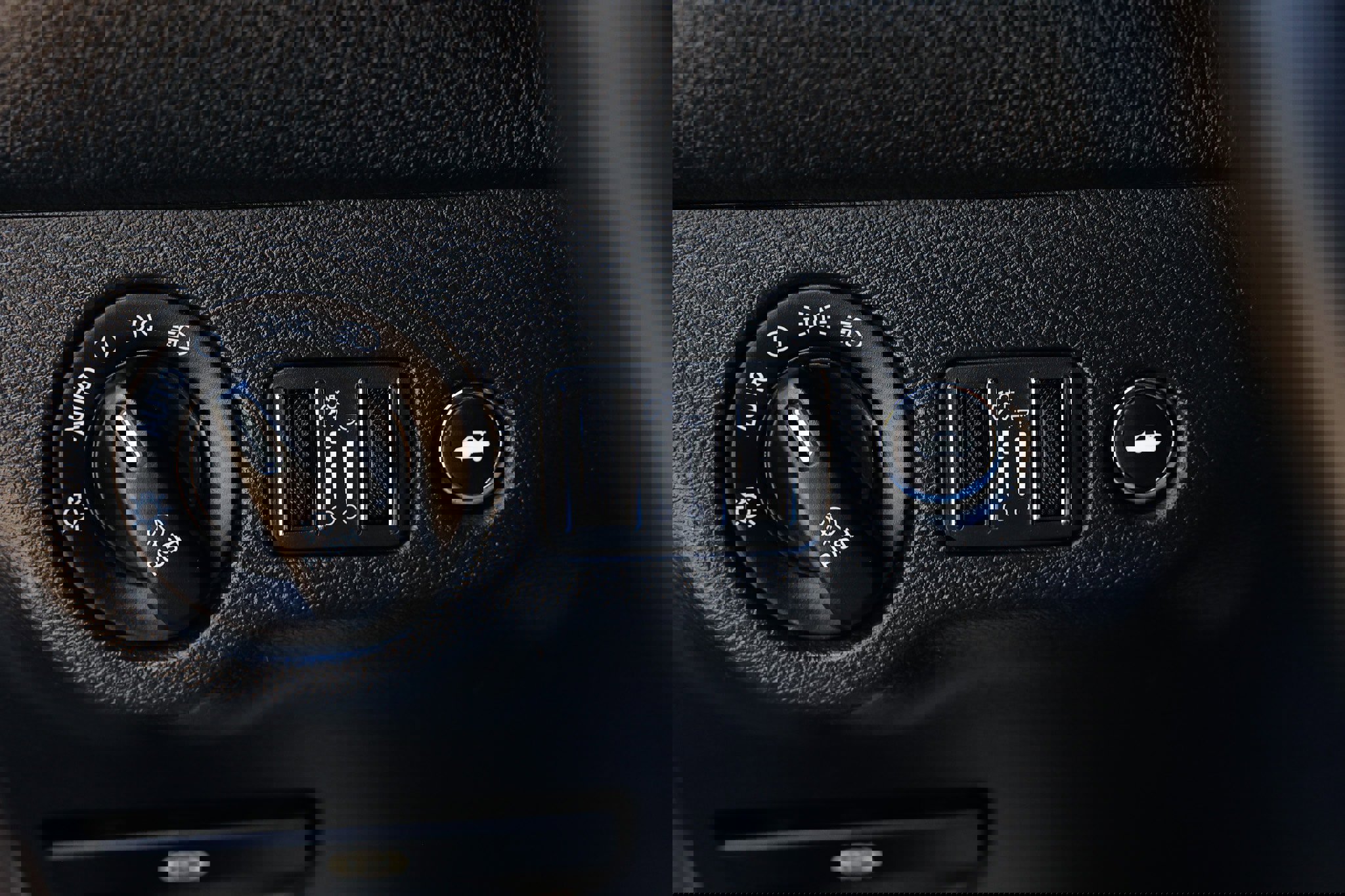 Used 2015 Dodge Challenger R/T Scat Pack w/ Scat Pack Appearance Package image 48