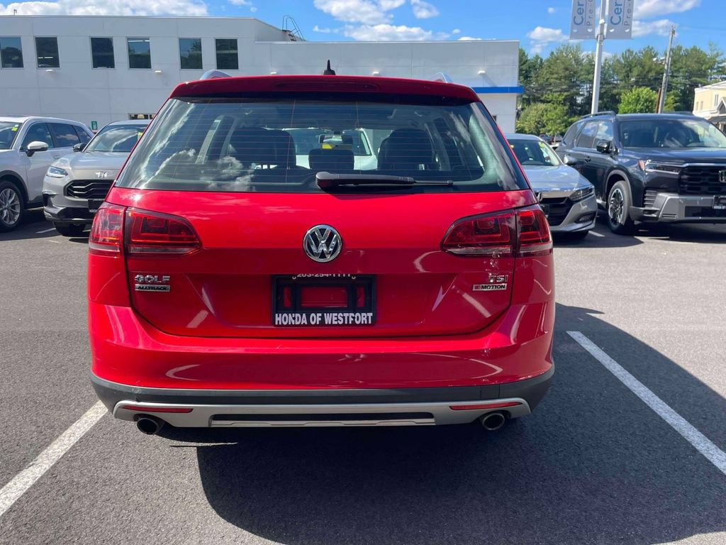 Used 2017 Volkswagen Golf Alltrack AWD/4WD image 6