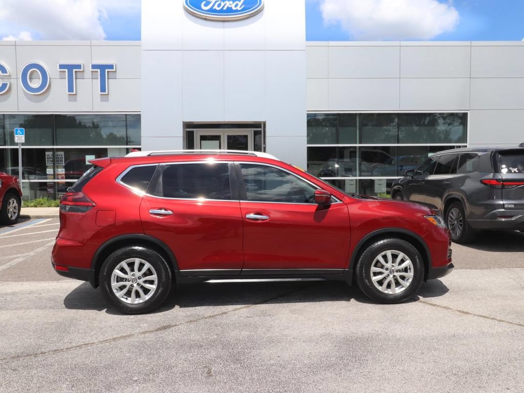 Used 2018 Nissan Rogue SV FWD image 16