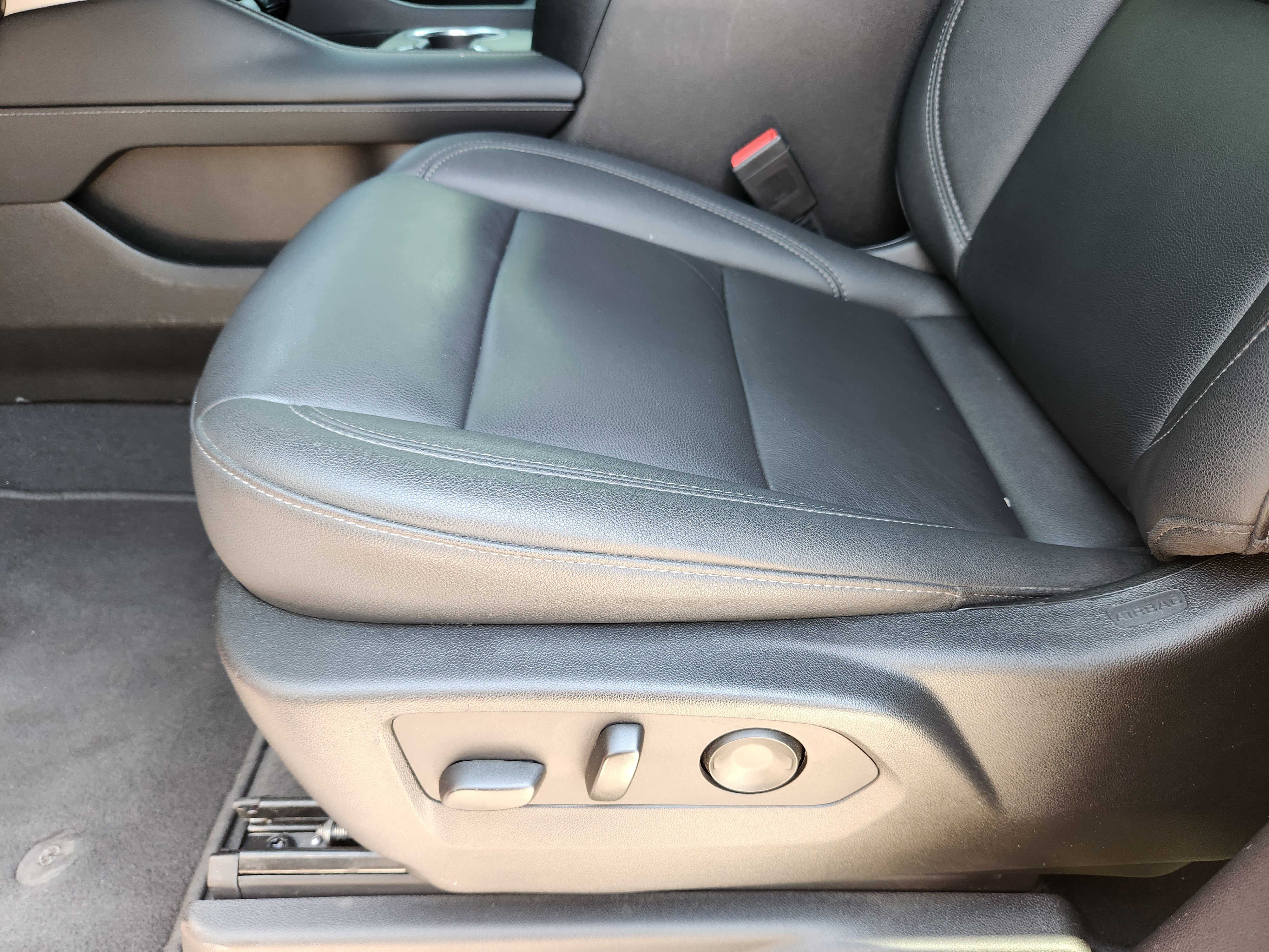 Certified 2022 Chevrolet Tahoe Z71 w/ Luxury Package image 26