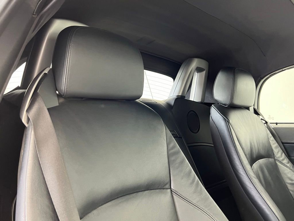 Used 2005 BMW Z4 3.0i RWD image 11