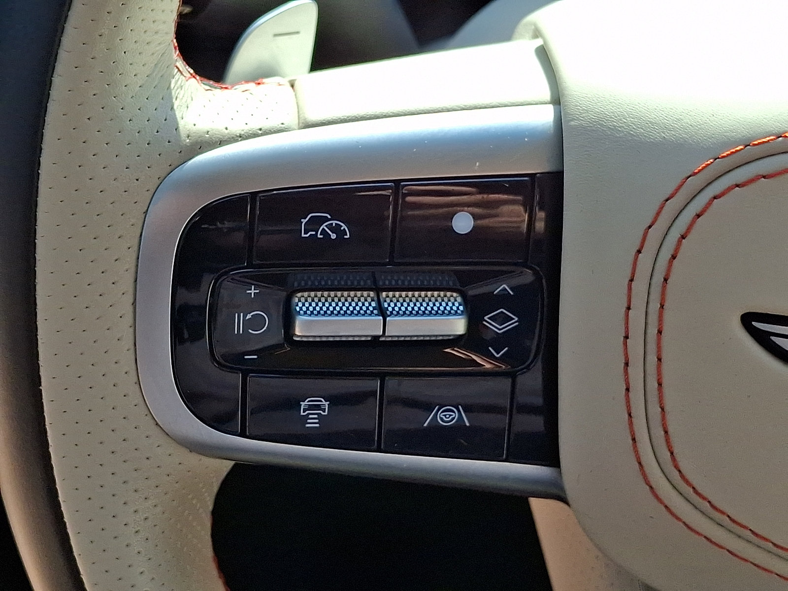 Certified 2025 Genesis GV80 3.5T e-SC AWD/4WD image 22