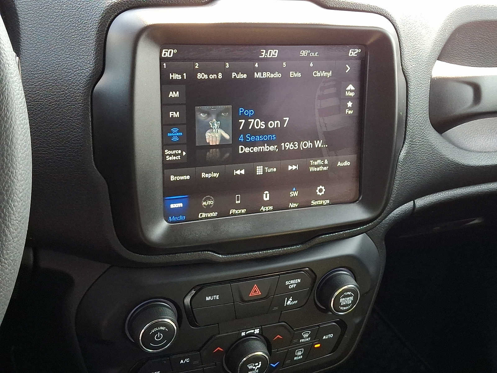 Certified 2023 Jeep Renegade Latitude AWD/4WD image 17