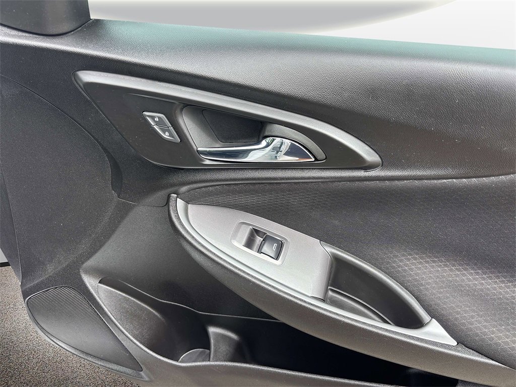 Used 2023 Chevrolet Malibu LT image 15