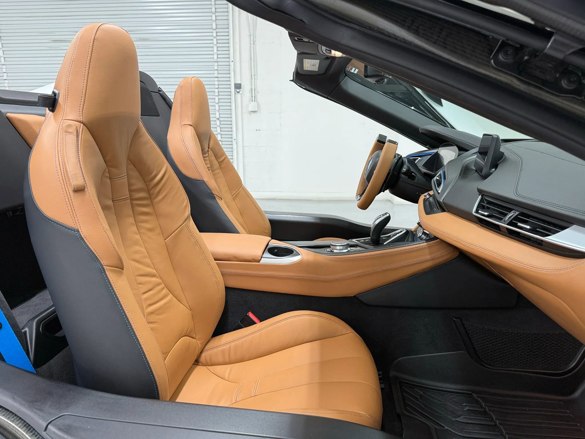Used 2019 BMW i8 Roadster image 10