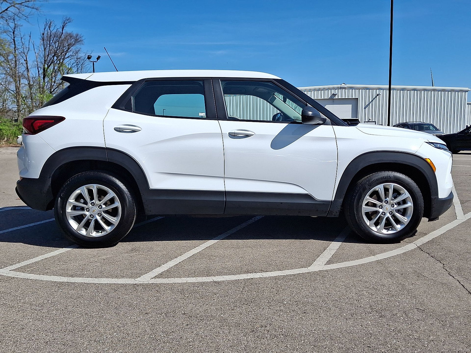 Used 2025 Chevrolet TrailBlazer LS FWD image 25