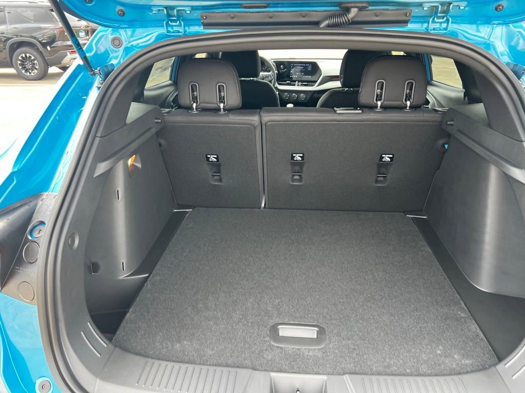 New 2026 Chevrolet Trax RS w/ Sunroof Package image 14