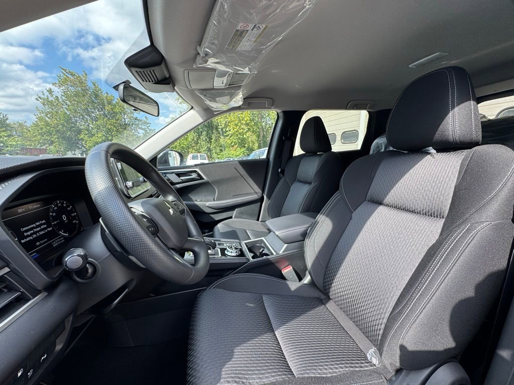 New 2025 Mitsubishi Outlander ES AWD/4WD image 8