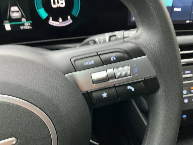 Used 2025 Hyundai Tucson SE FWD image 19