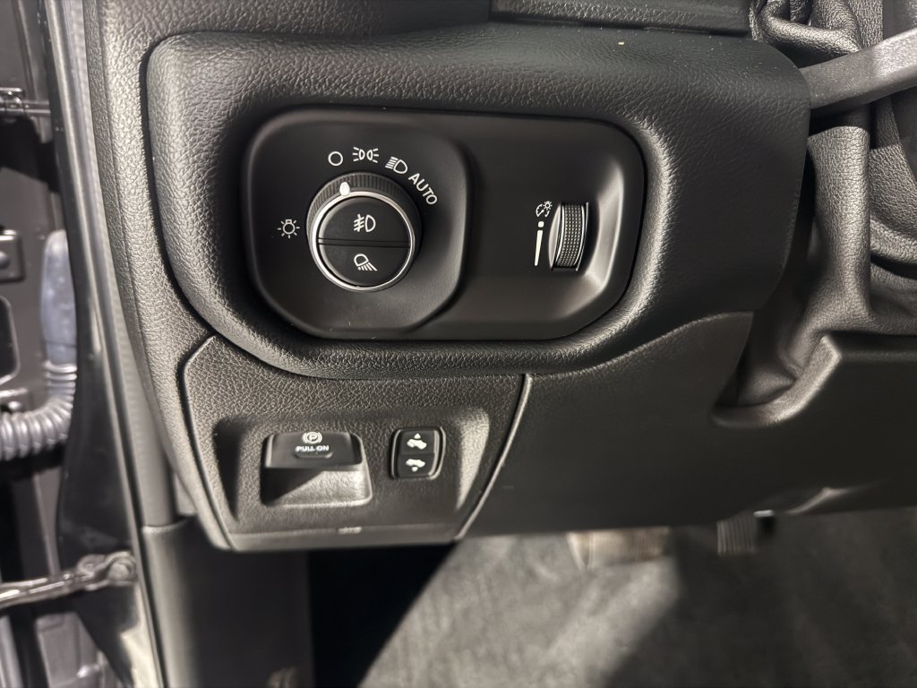 Used 2020 RAM 1500 Rebel w/ Level 1 Equipment Group AWD/4WD image 31