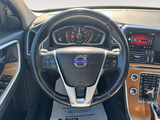 Used 2017 Volvo XC60 T6 Inscription w/ Preferred Option Package AWD/4WD image 16