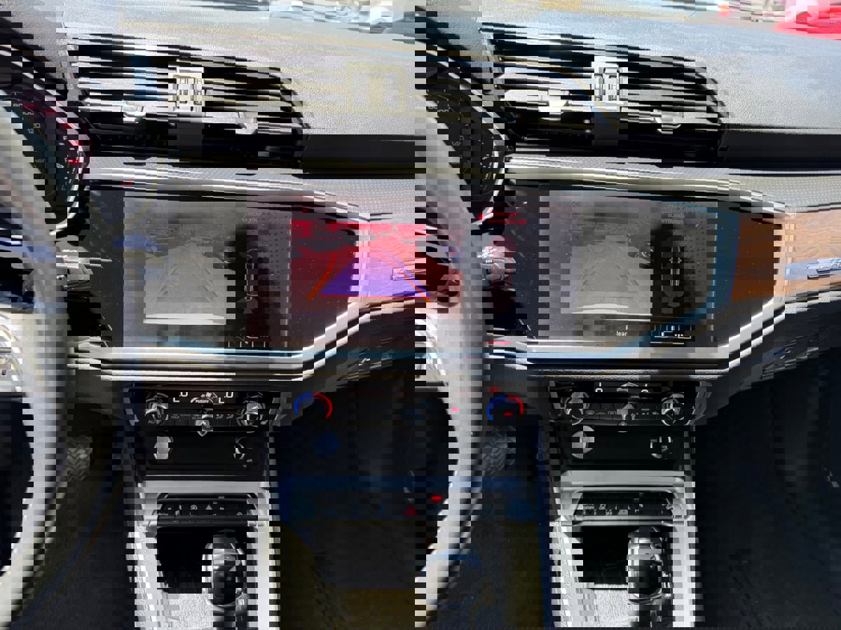 Used 2019 Audi Q3 2.0T Premium Plus w/ Premium Plus Package image 24