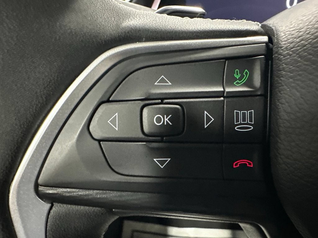 Used 2025 Jeep Grand Cherokee Altitude AWD/4WD image 17