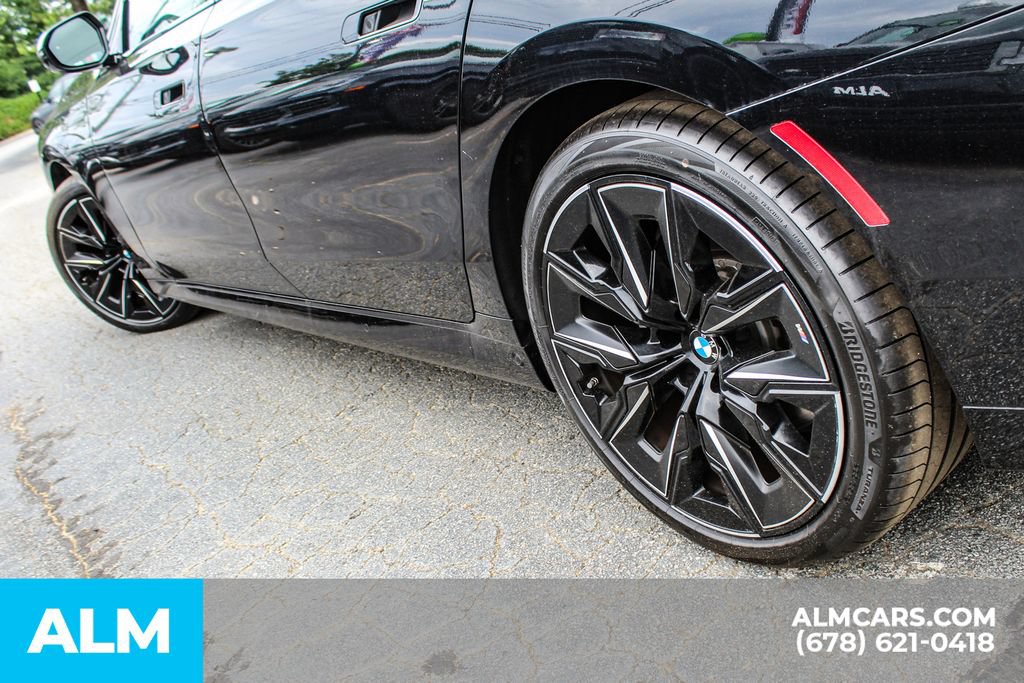 Used 2023 BMW 740i w/ Executive Package RWD image 11
