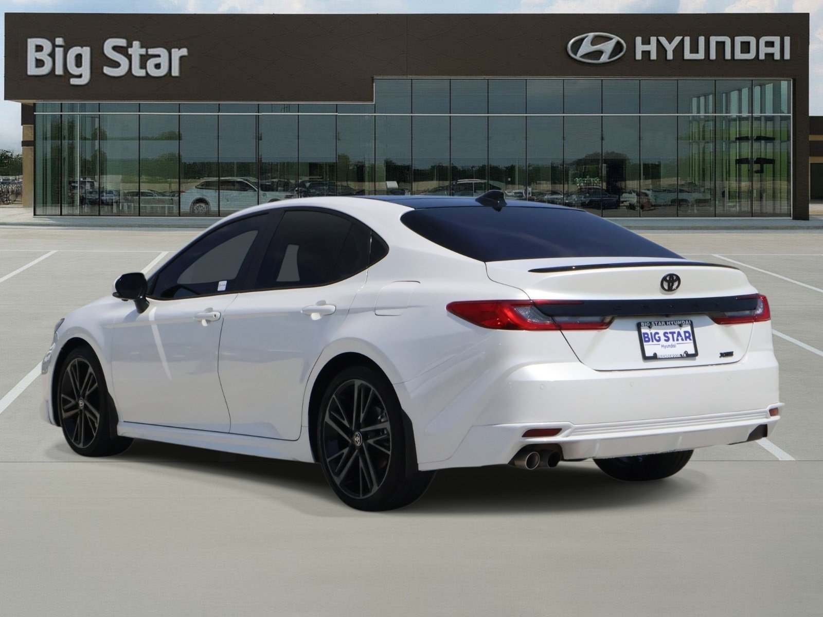 Used 2025 Toyota Camry XSE w/ Premium Plus Package FWD image 3