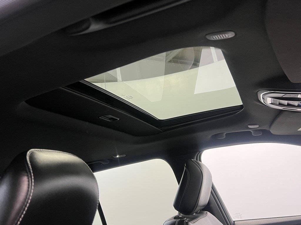 Used 2023 Jeep Grand Cherokee Altitude image 16