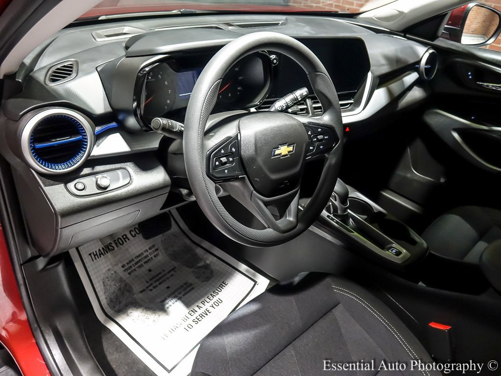 Used 2025 Chevrolet Trax LS w/ LS Convenience Package image 15