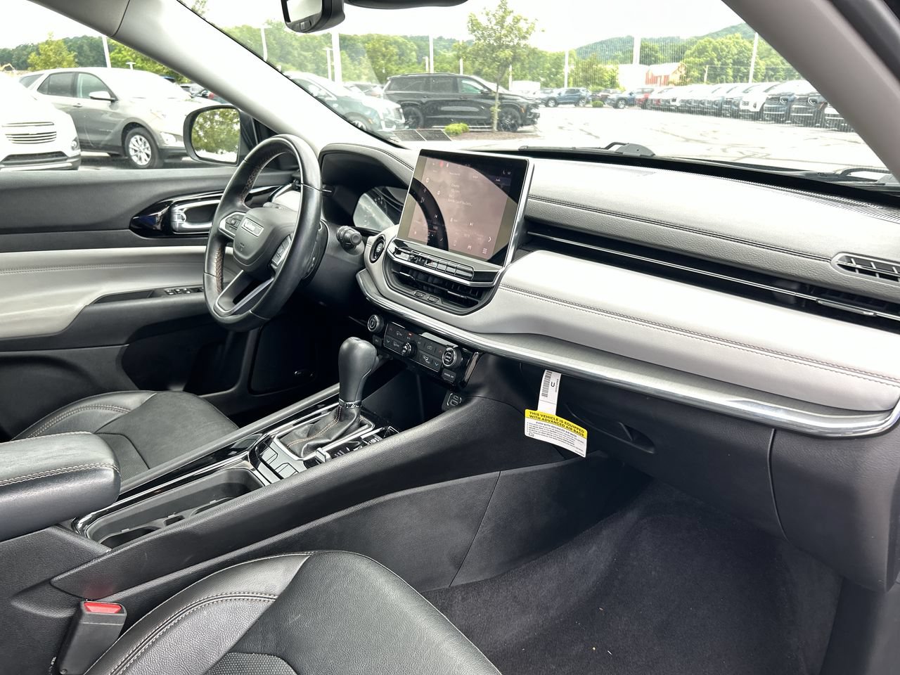 Used 2022 Jeep Compass Limited w/ Sun and Sound Group AWD/4WD image 16