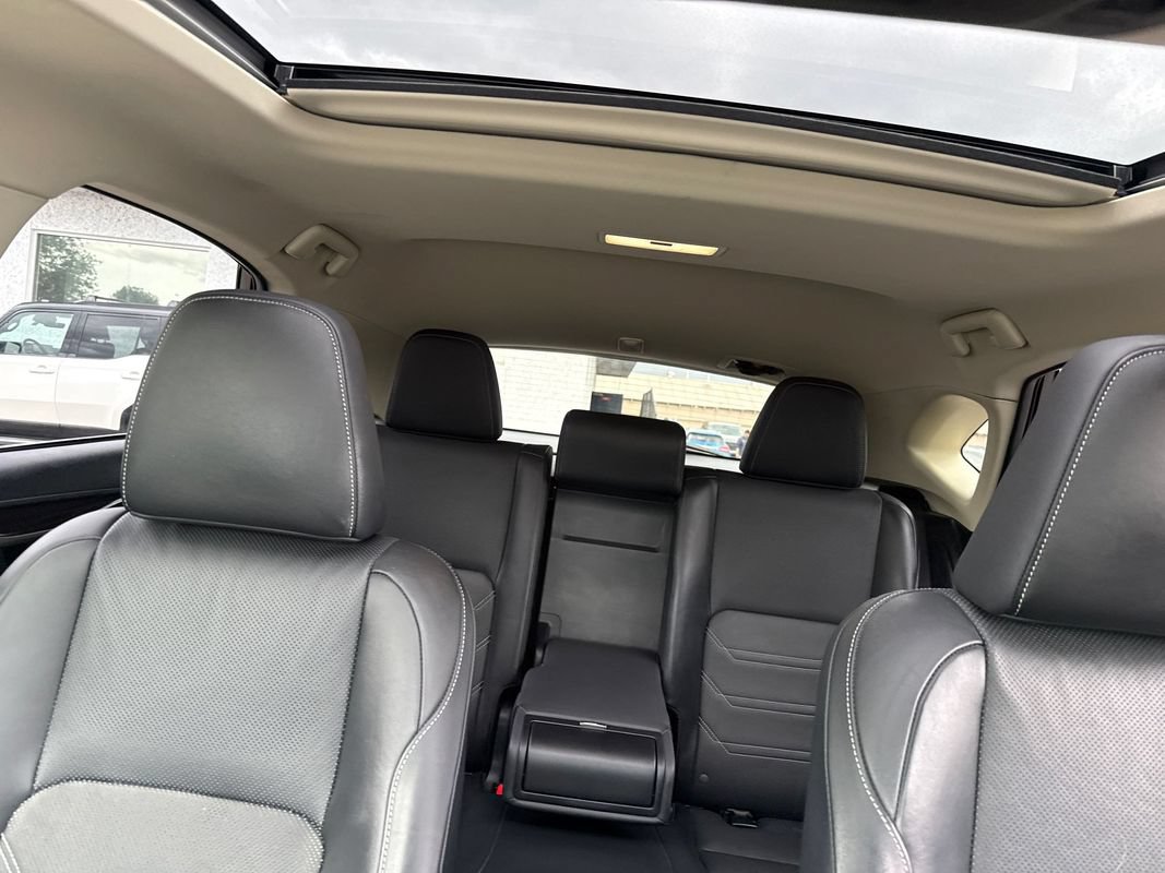 Used 2016 Lexus NX 300h AWD w/ Luxury Package image 18