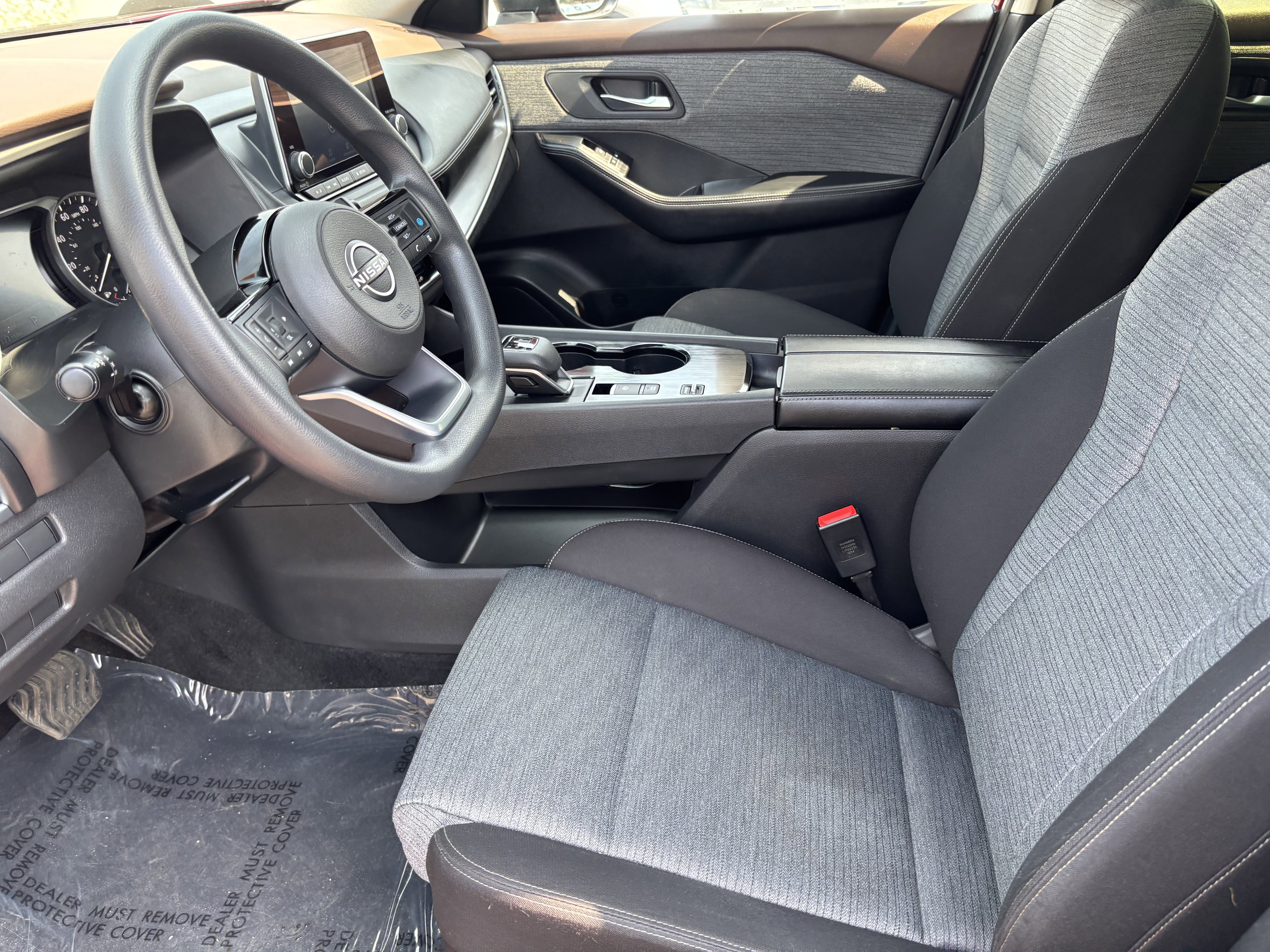 Used 2023 Nissan Rogue SV image 16