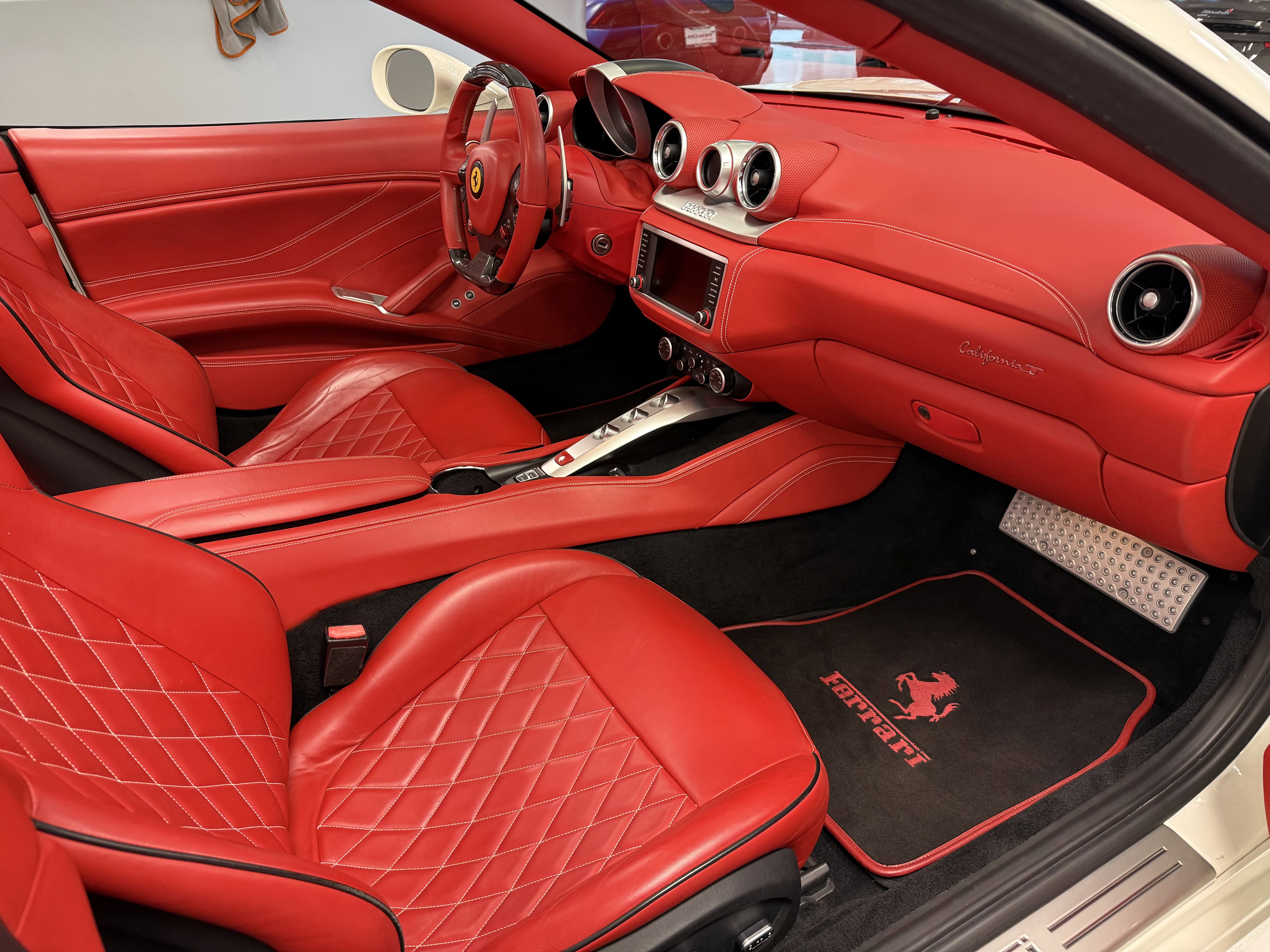 Used 2017 Ferrari California T image 27