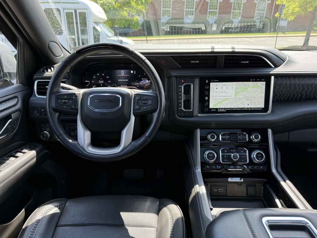 Used 2023 GMC Yukon Denali w/ Denali Reserve Package AWD/4WD image 8