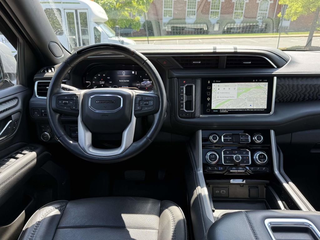Used 2023 GMC Yukon Denali w/ Denali Reserve Package AWD/4WD image 8