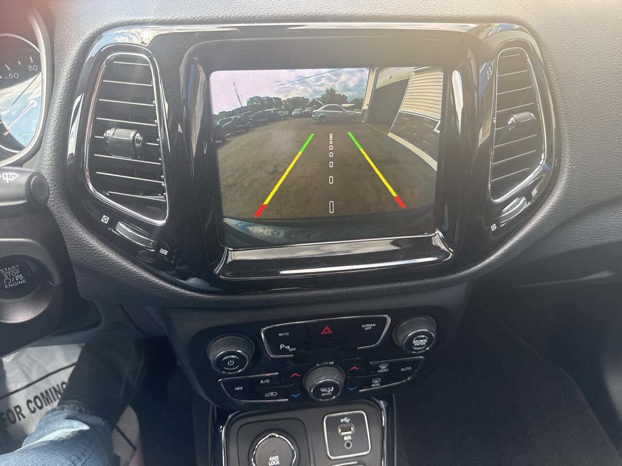Used 2018 Jeep Compass Limited w/ Navigation Group AWD/4WD image 29