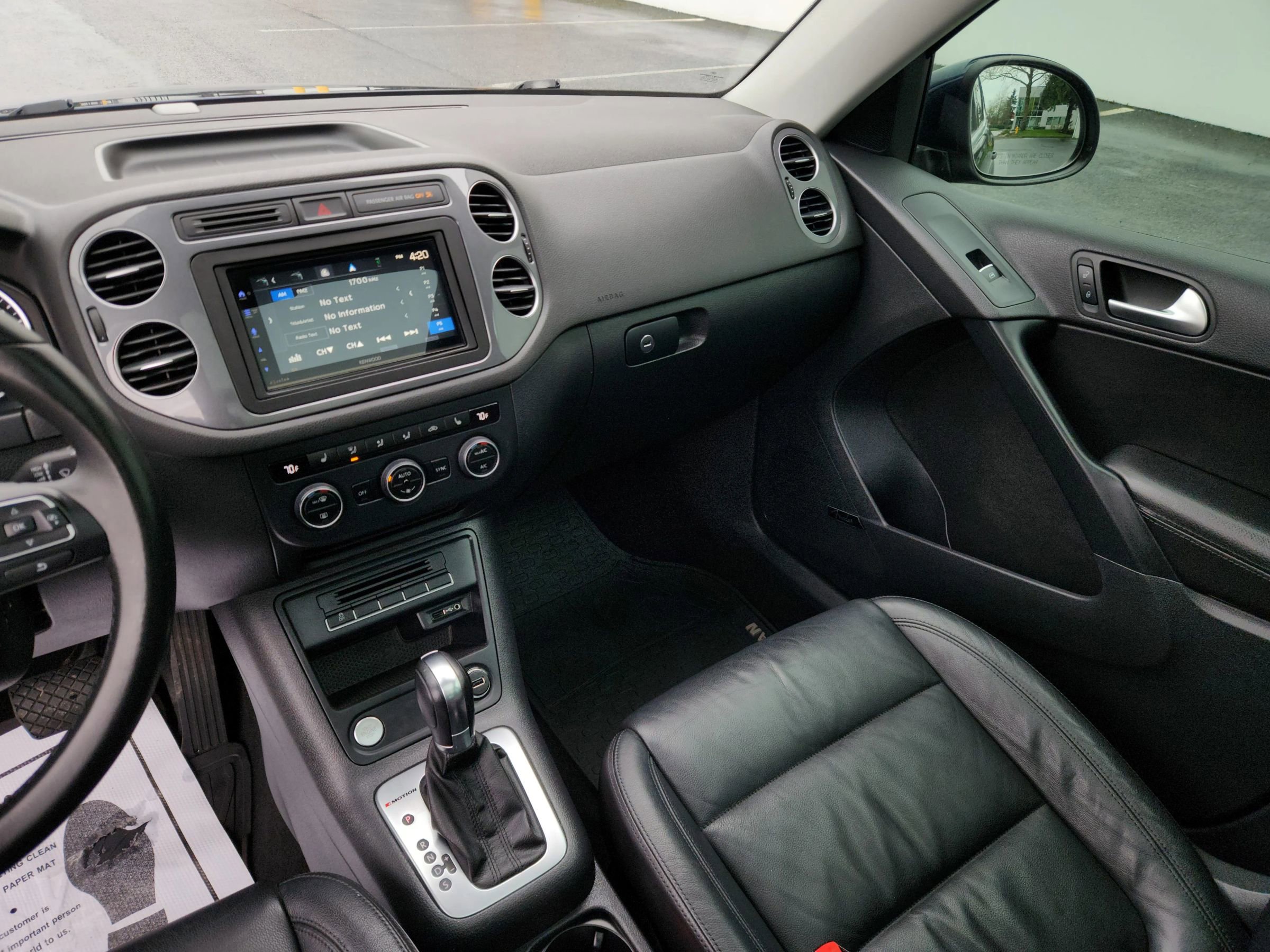 Used 2016 Volkswagen Tiguan SEL image 12