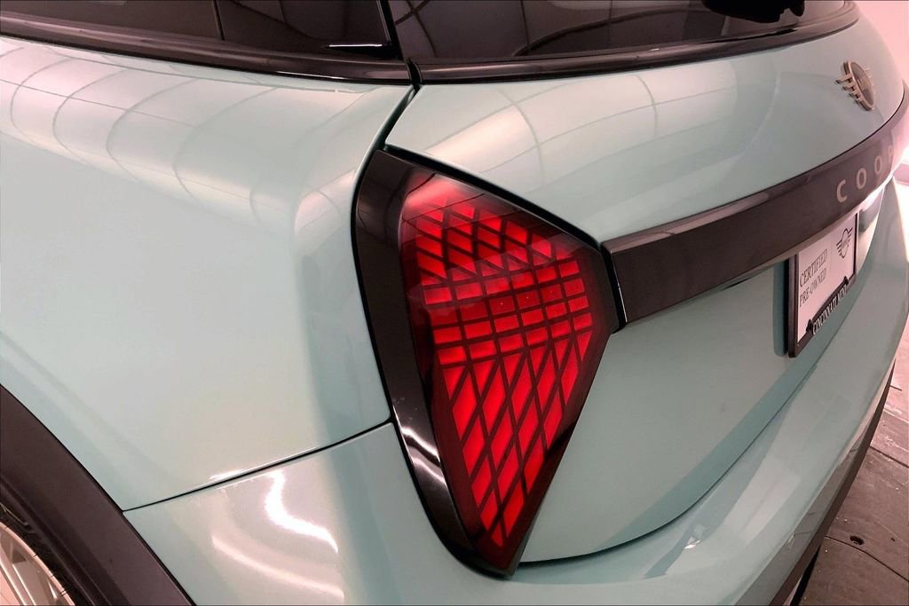 Certified 2025 MINI Cooper S image 28