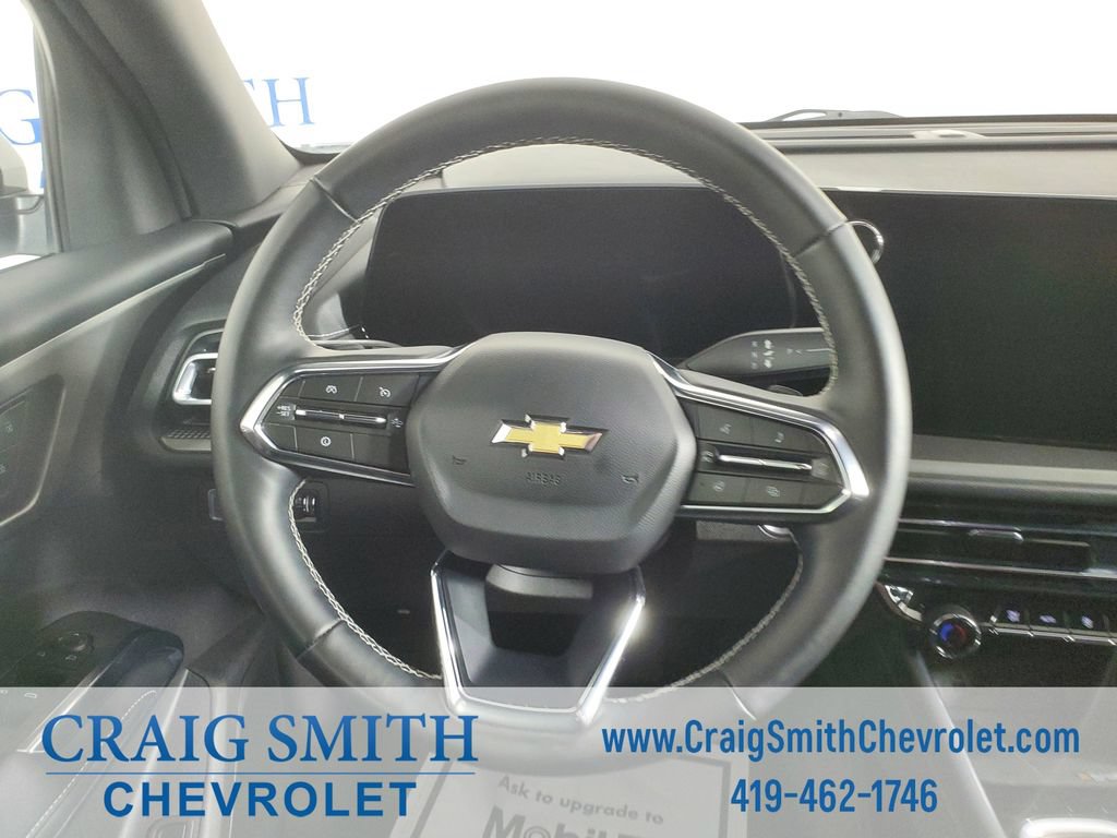 Used 2025 Chevrolet Traverse LT FWD image 18