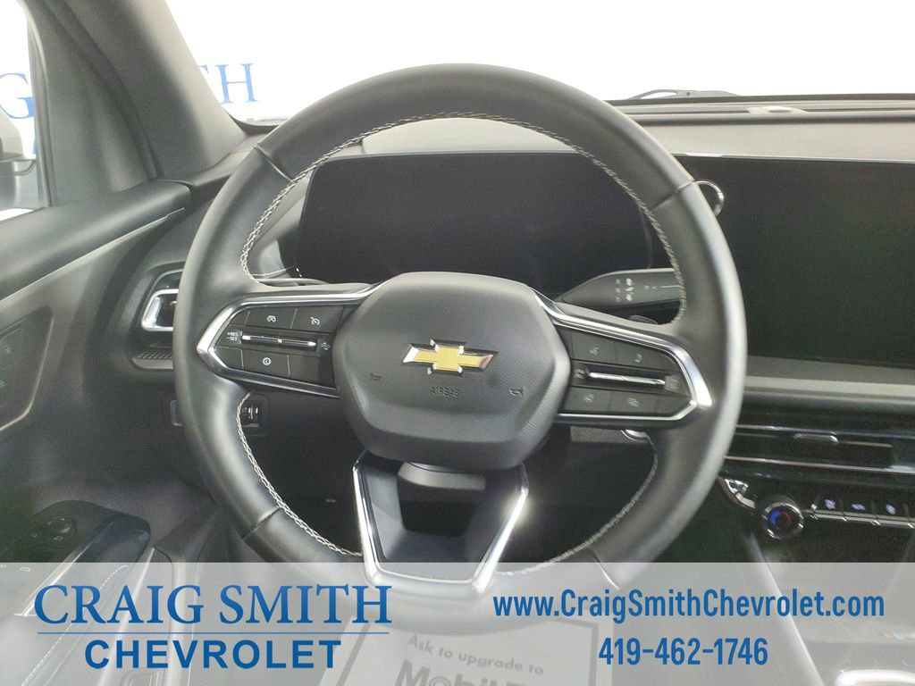 Used 2025 Chevrolet Traverse LT FWD image 18