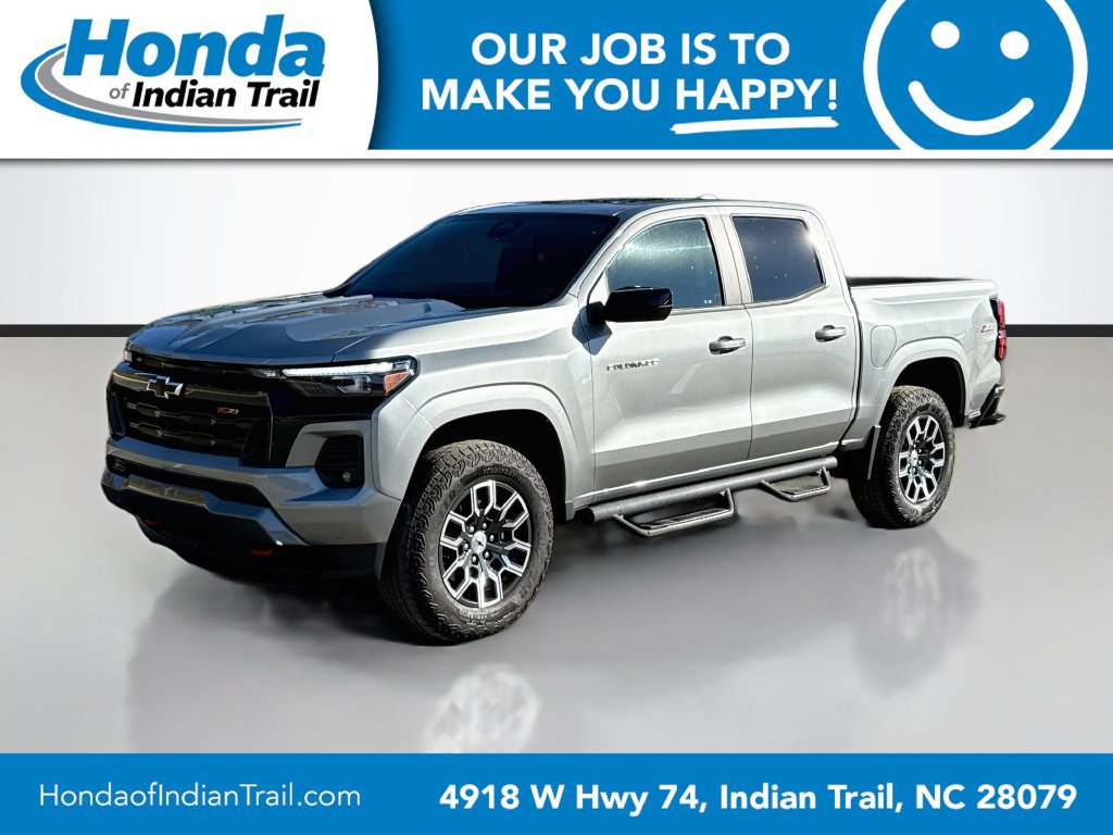 Used 2023 Chevrolet Colorado Z71 w/ Z71 Convenience Package 2 AWD/4WD image 3