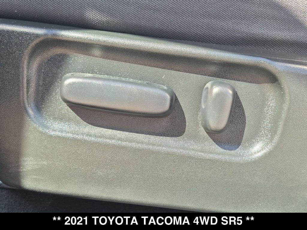 Used 2021 Toyota Tacoma TRD Sport AWD/4WD image 19