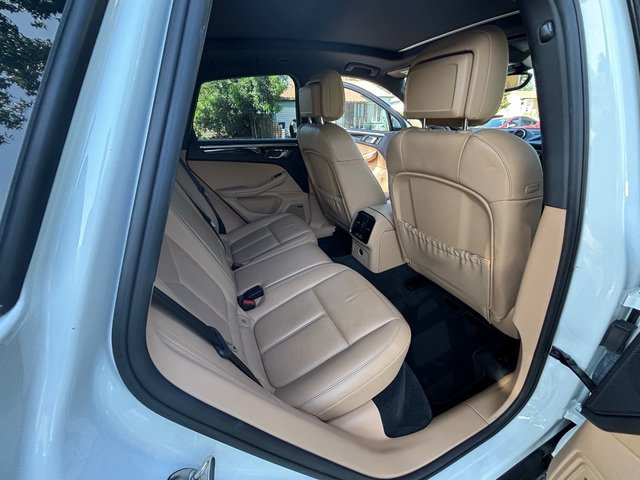 Used 2018 Porsche Macan AWD/4WD image 40