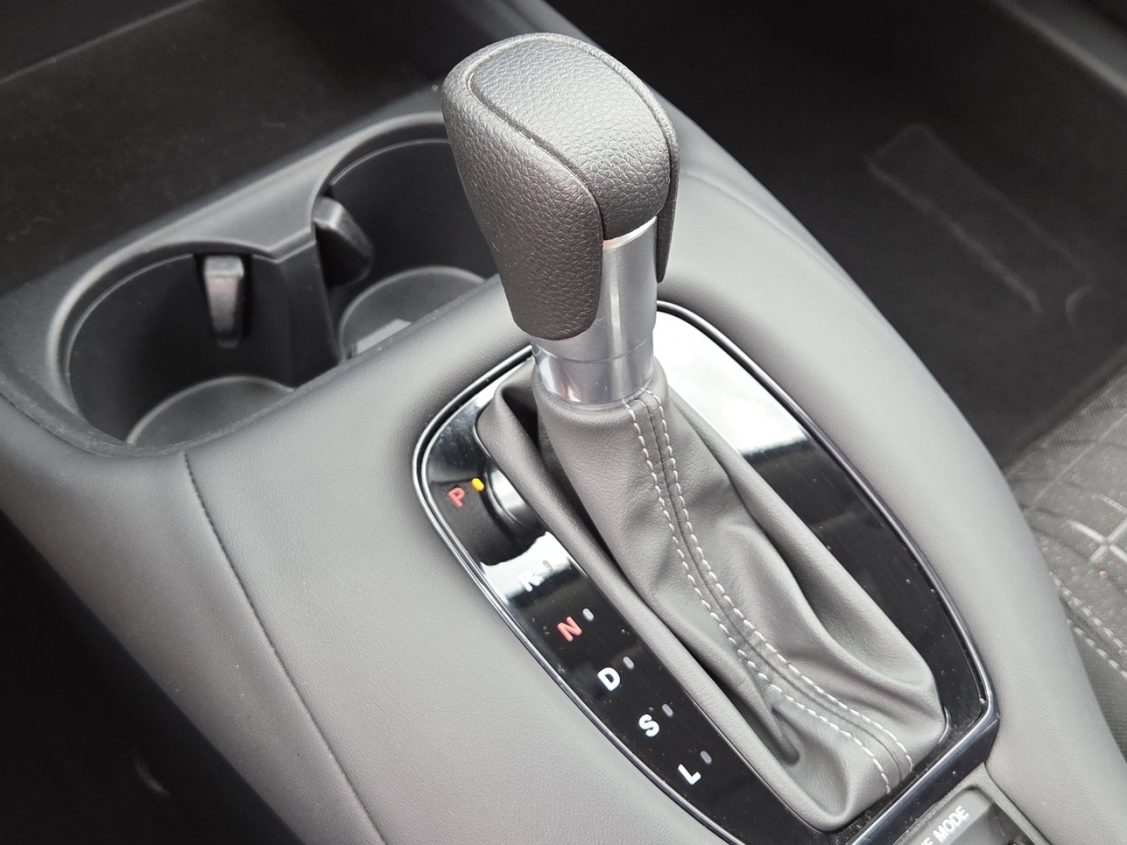 Used 2024 Honda HR-V LX image 31