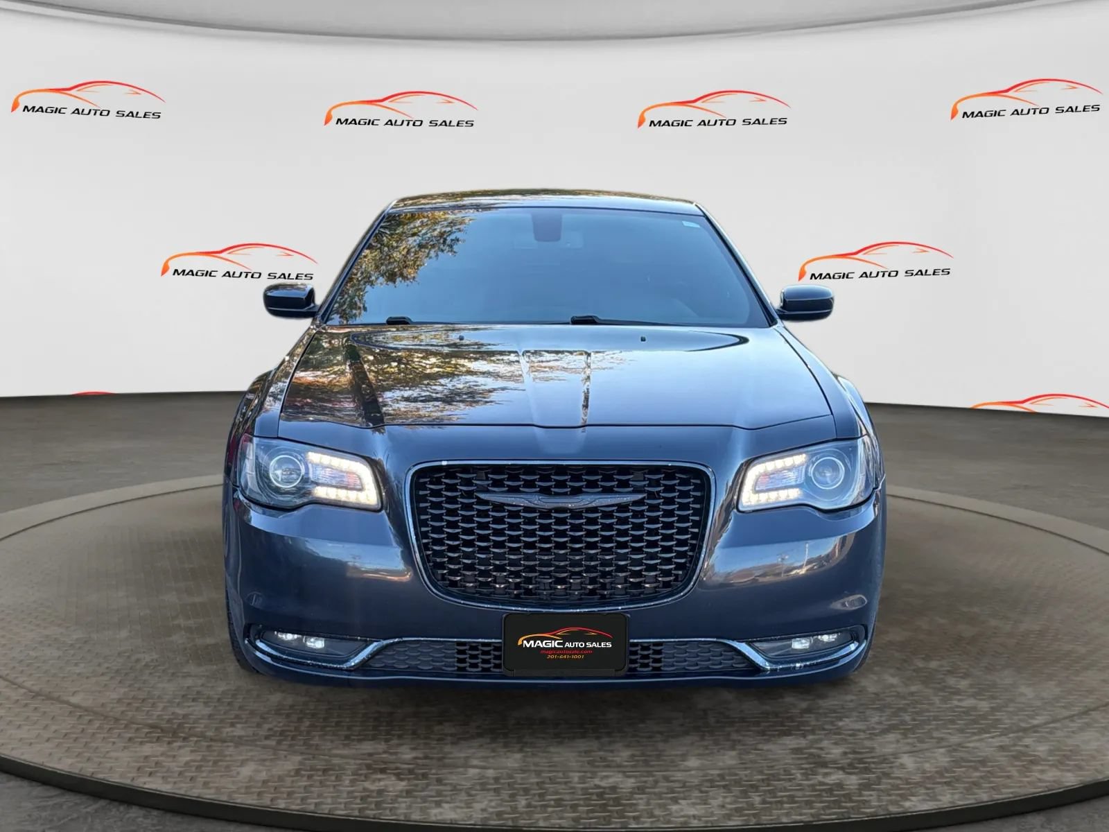 Used 2019 Chrysler 300 S RWD image 3