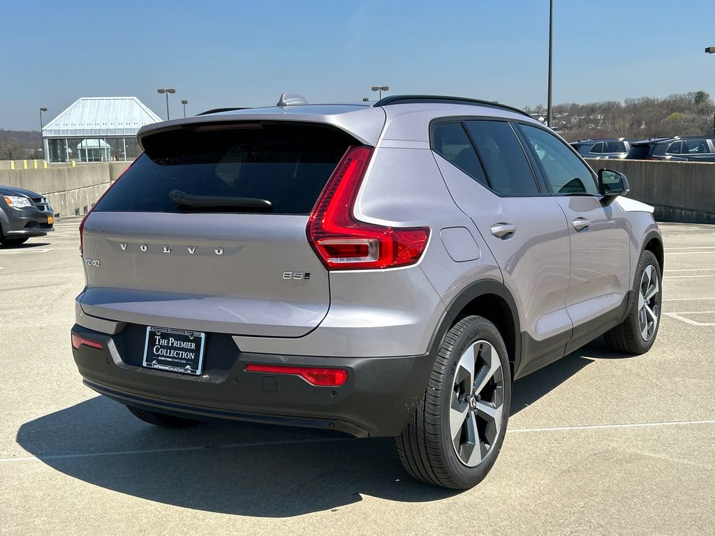 New 2026 Volvo XC40 B5 Core w/ Climate Package AWD/4WD image 2