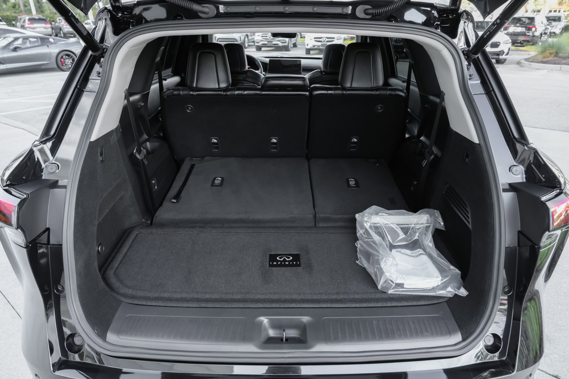 Certified 2026 INFINITI QX60 Luxe w/ Cargo Package image 40